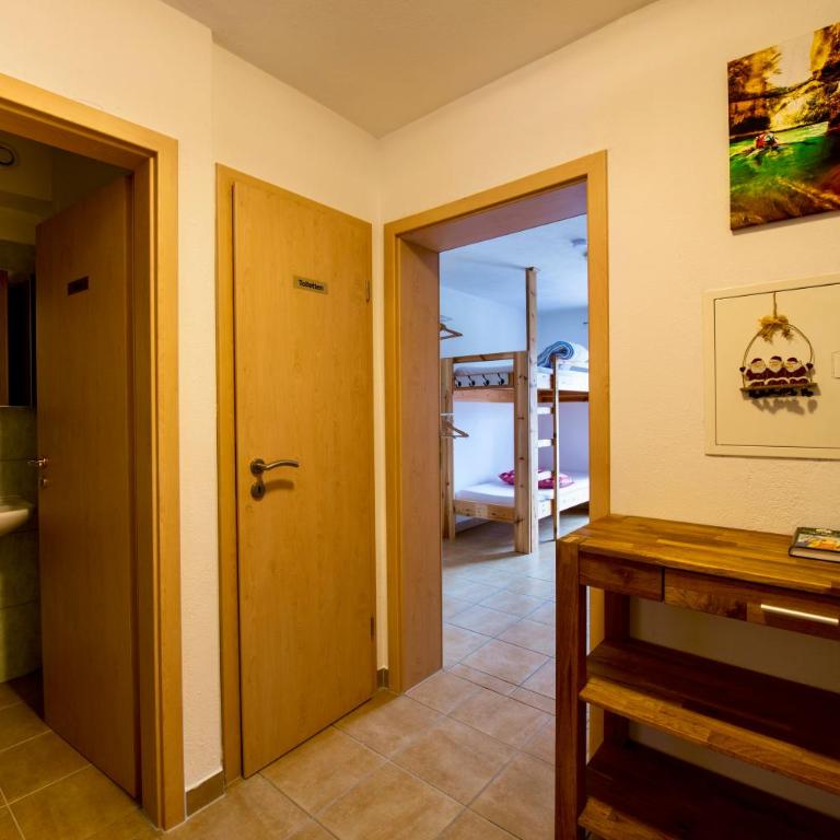 Fanky Guided Sport & Outdoor Experience - Hostel & Appartementhaus - Rafting&Canyoning - Vierbettzimmer mit Gemeinschaftsbad - 14