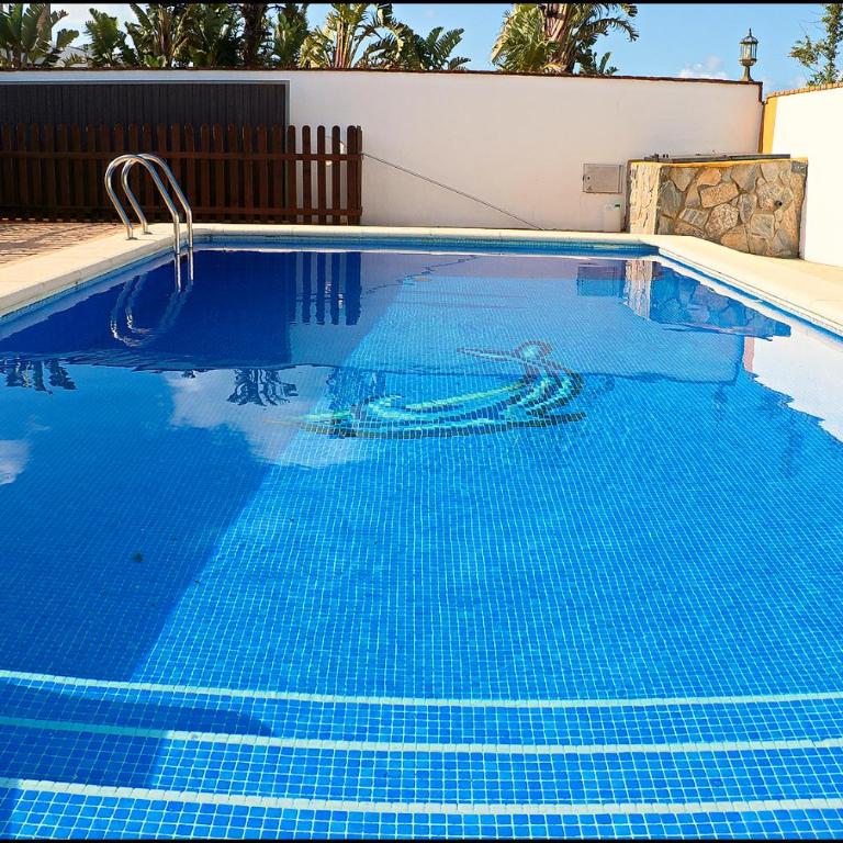 Chalet con piscina privada - Casa - 15
