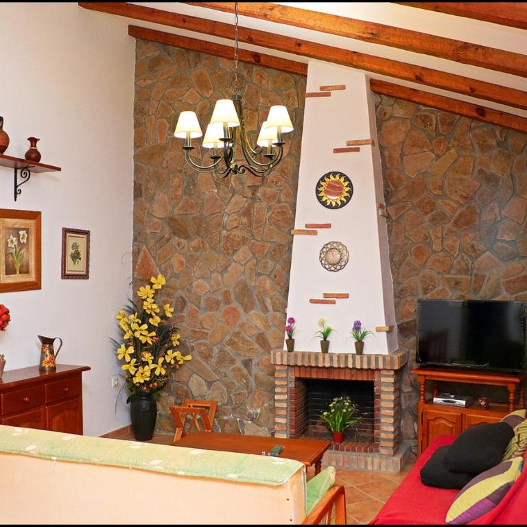 Chalet con piscina en Roche Viejo - Casa - 10