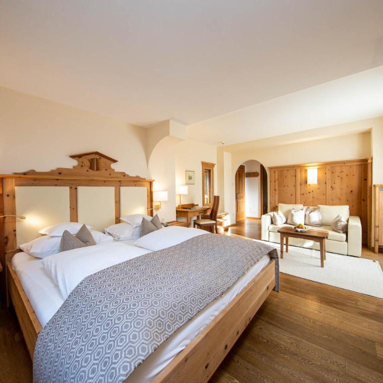Romantik Hotel Oberwirt - Superior Double Room - 1