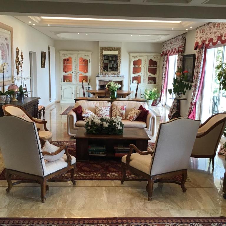 Luxury Villa with Panoramic Views, Pool & Serene Garden Retreat - Villa - Vue sur Mer - 12