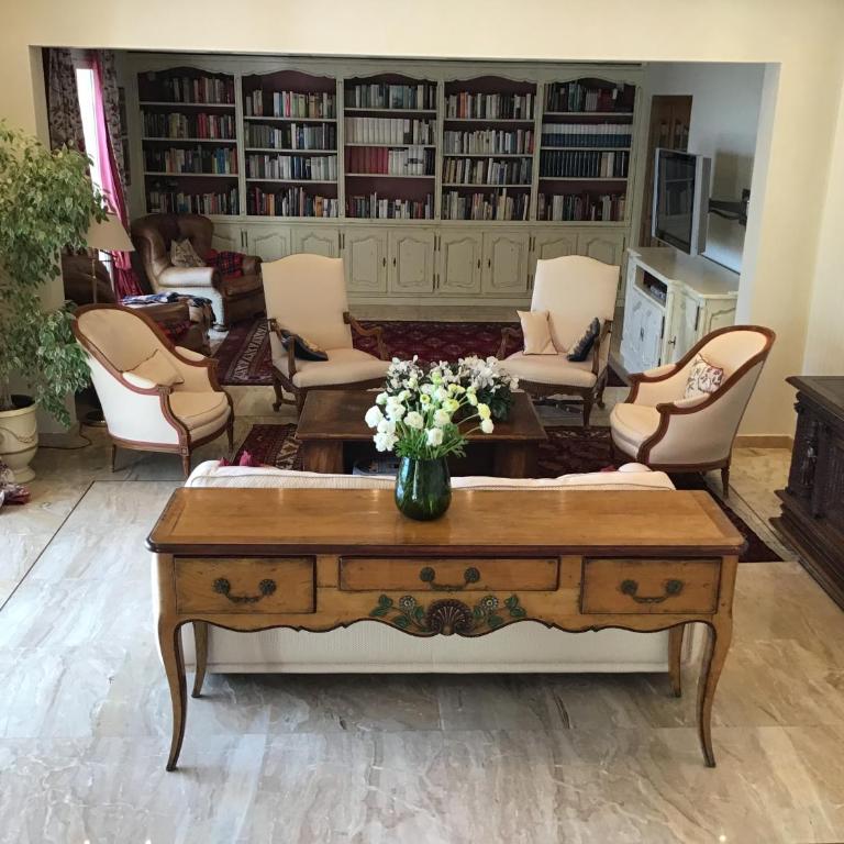 Luxury Villa with Panoramic Views, Pool & Serene Garden Retreat - Villa - Vue sur Mer - 14