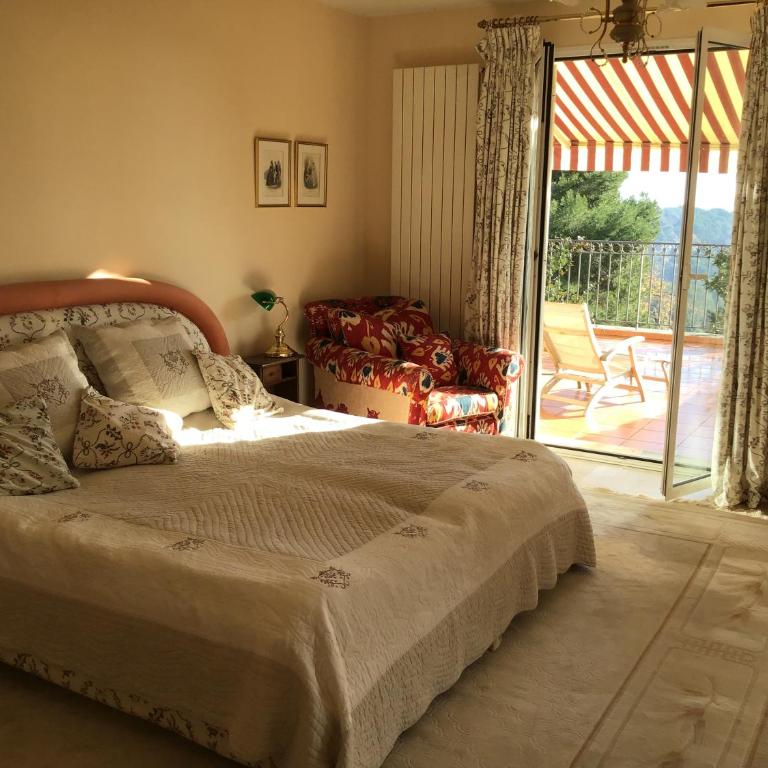 Luxury Villa with Panoramic Views, Pool & Serene Garden Retreat - Villa - Vue sur Mer - 20