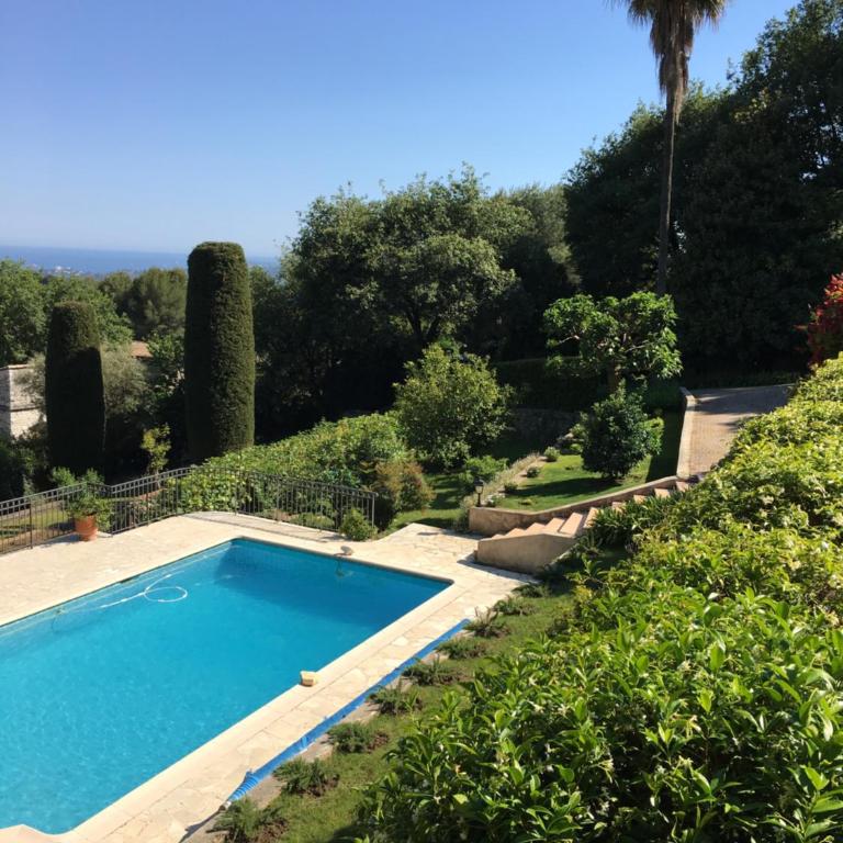 Luxury Villa with Panoramic Views, Pool & Serene Garden Retreat - Villa - Vue sur Mer - 8