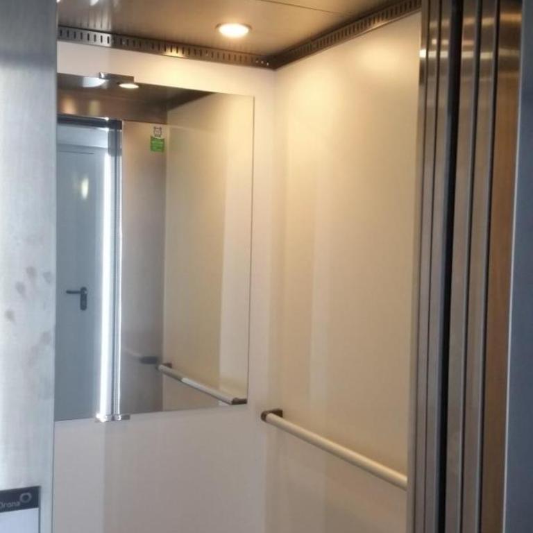 APARTAMENTO NUEVO EN CENTRO HISTORICO A CORUÑA - Apartamento con balcón - 6