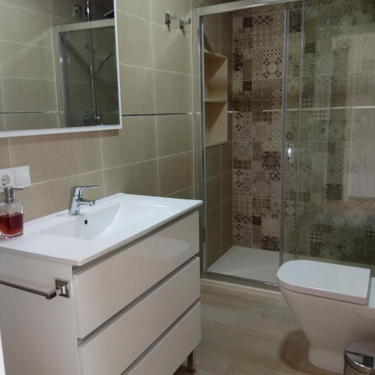 Esplendido APARTAMENTO, CARIHUELA EDIFICIO EL REMO, PRIMERA LÍNEA - Apartamento de 2 dormitorios - 29