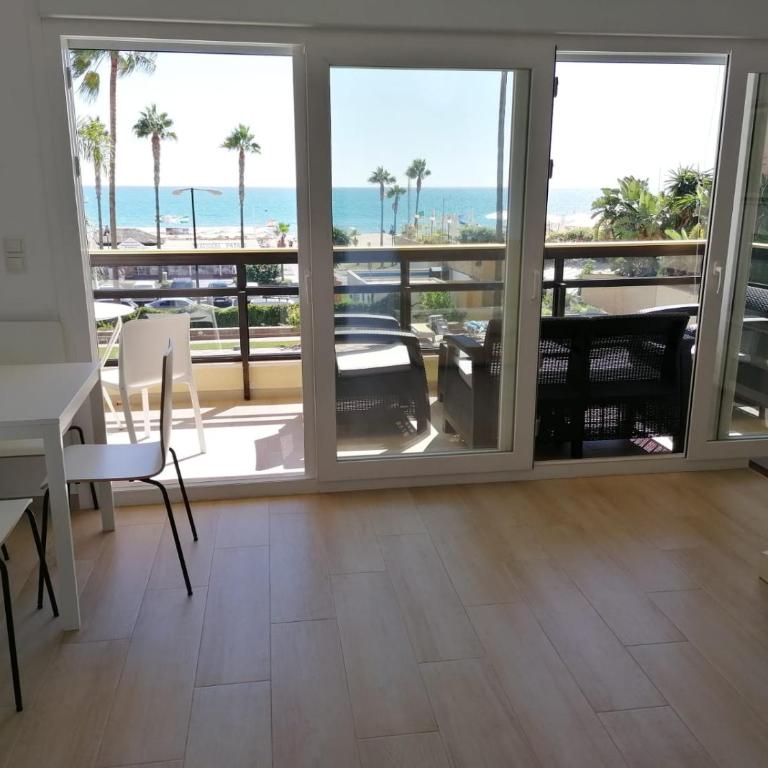 Esplendido APARTAMENTO, CARIHUELA EDIFICIO EL REMO, PRIMERA LÍNEA - Apartamento de 2 dormitorios - 12