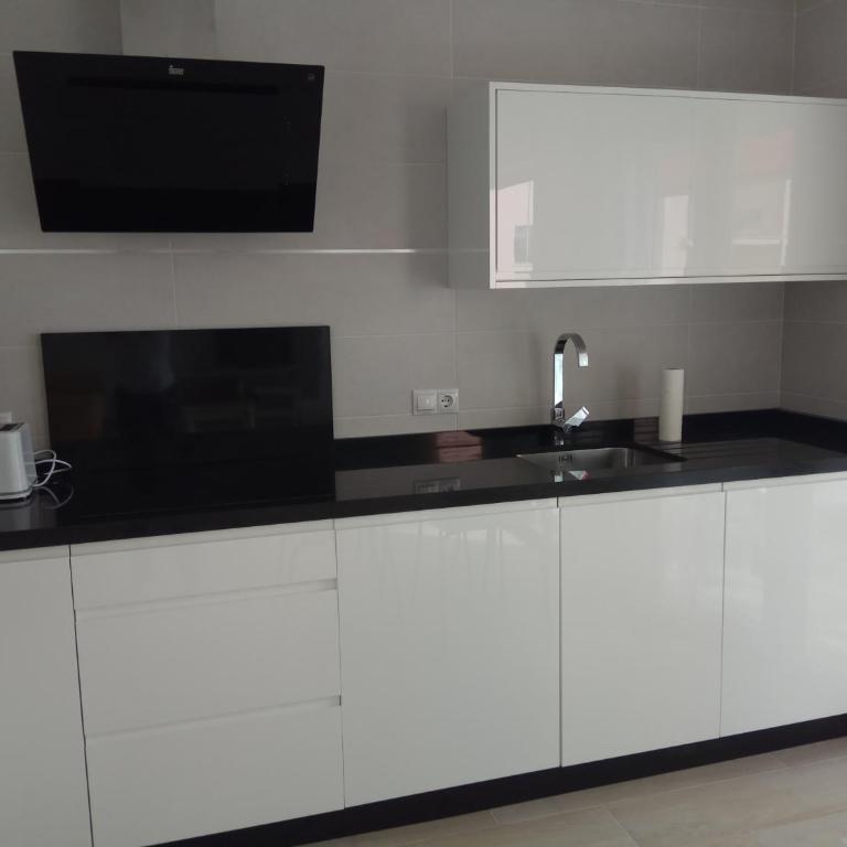 Esplendido APARTAMENTO, CARIHUELA EDIFICIO EL REMO, PRIMERA LÍNEA - Apartamento de 2 dormitorios - 15