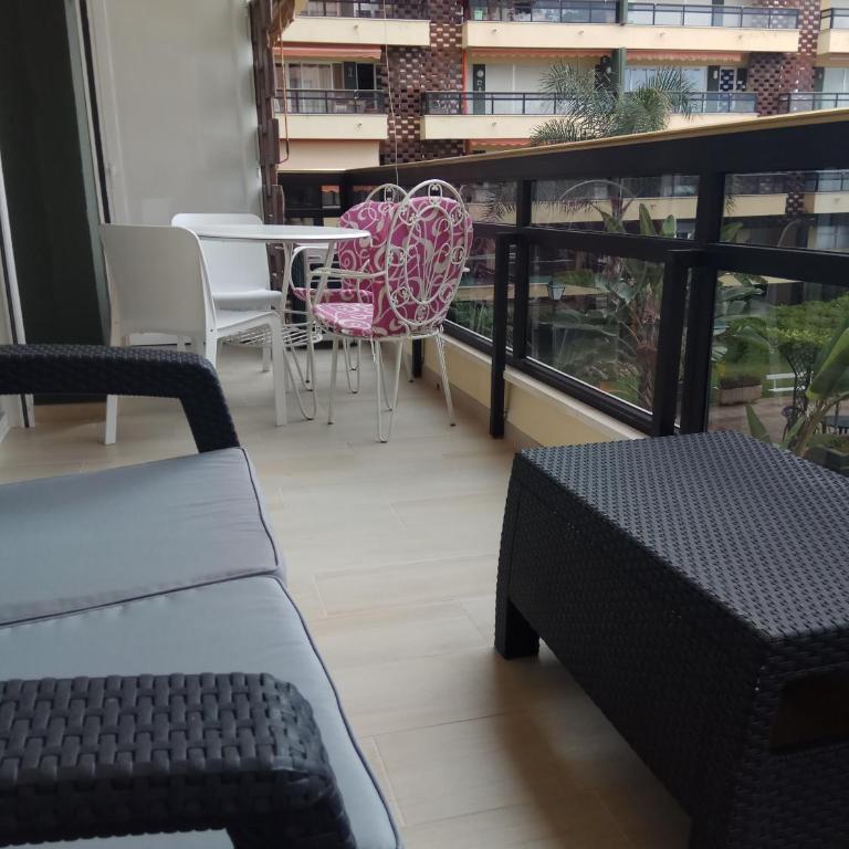 Esplendido APARTAMENTO, CARIHUELA EDIFICIO EL REMO, PRIMERA LÍNEA - Apartamento de 2 dormitorios - 5