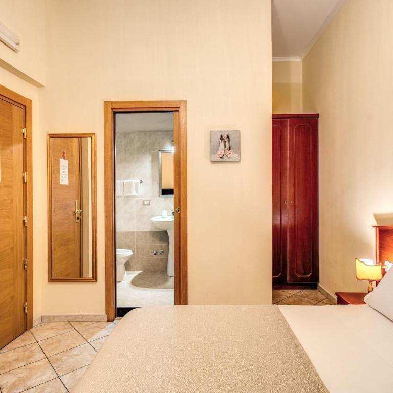 Residenza Praetoria - Camera Matrimoniale/Doppia con Letti Singoli - 5