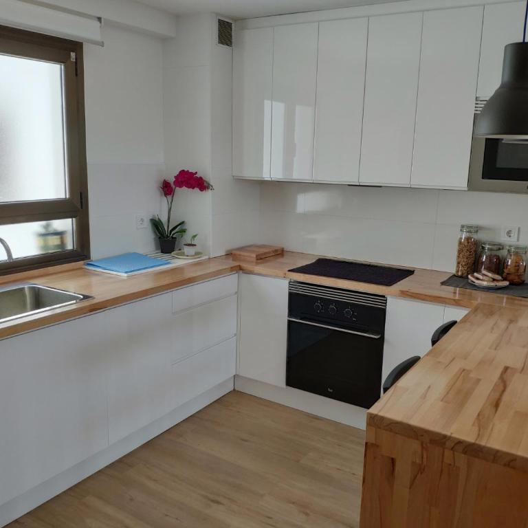 Apartamento LOS VEGA- parking privado - Apartamento de 2 dormitorios - 5