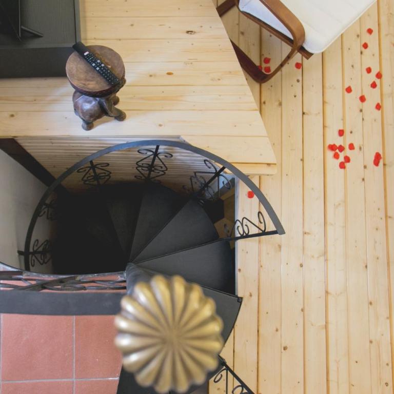 Anticaglia 24 - Camera Familiare con Balcone - 19