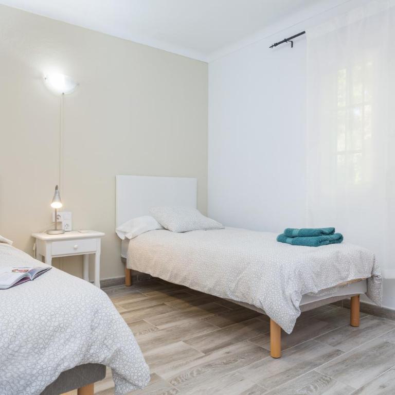 Villa Can Pau, pool and garden close to the beach - Villa de 3 dormitorios - 36