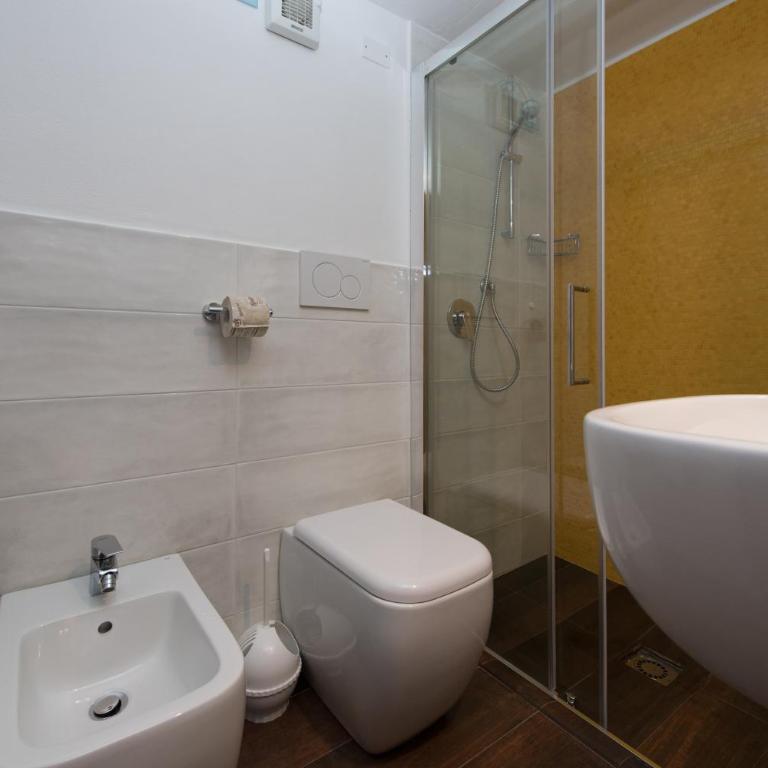 Club del Sole Desenzano Boutique Resort - Appartamento con 2 Camere da Letto, Terrazza e Vista Lago - 1