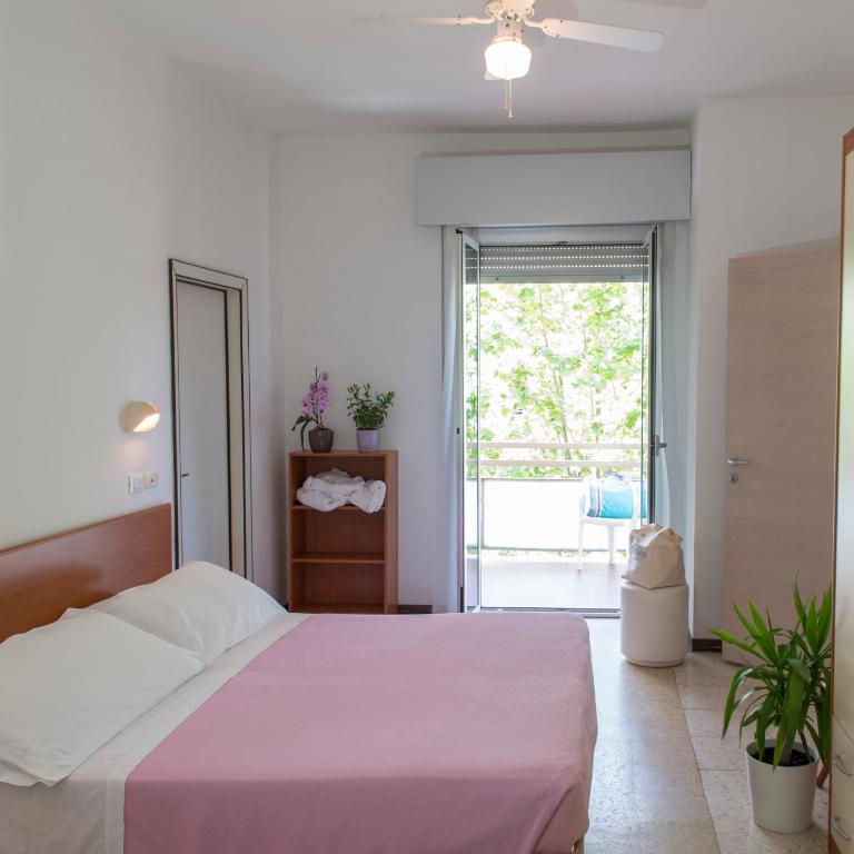 Hotel Globus - Camera Matrimoniale con Balcone - 1