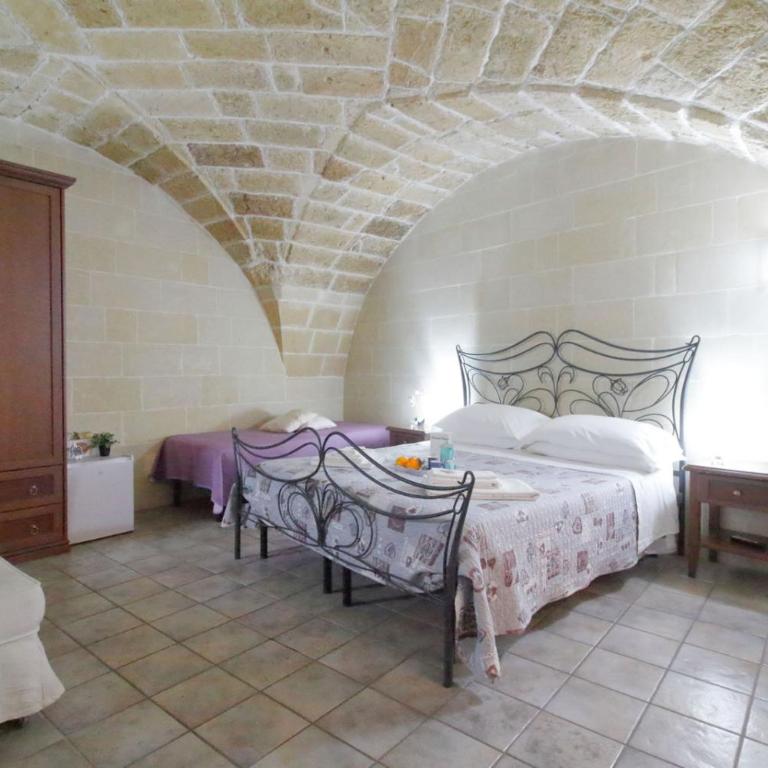 White Suite B&B - Camera Familiare con Bagno Privato - 3