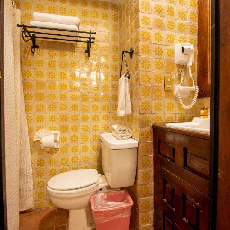 Hosteria del Frayle - King Room - 9