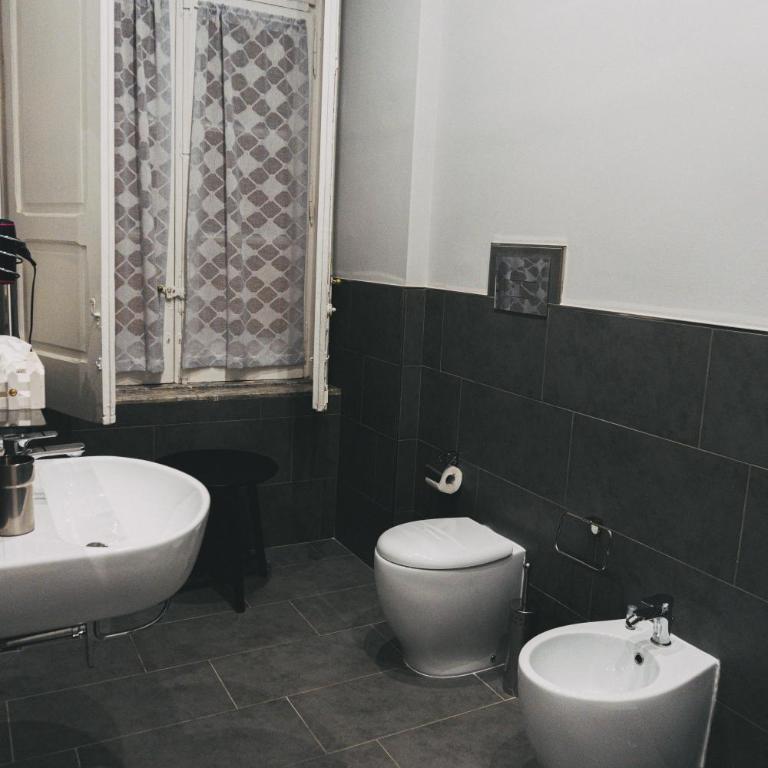Terno su Napoli - Camera Familiare con Bagno Privato - 11