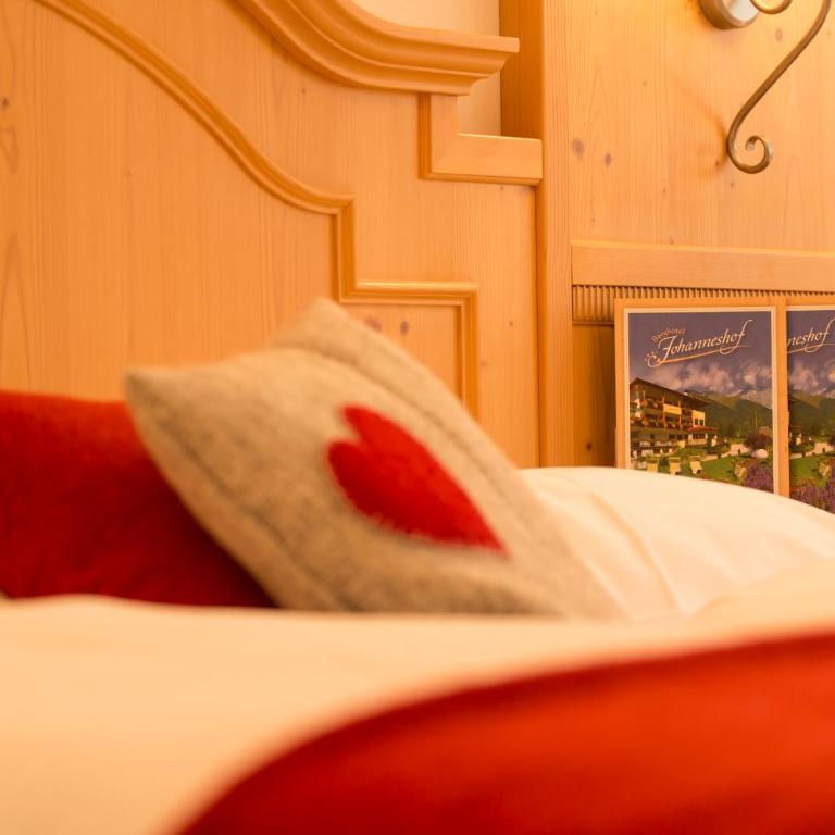 Berghotel Johanneshof - Doppelzimmer mit Balkon - 1