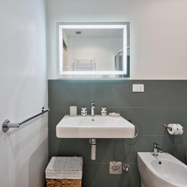 GuestHost - Porta Susa Elegant & Design Apartment - Appartamento con 2 Camere da Letto - 30