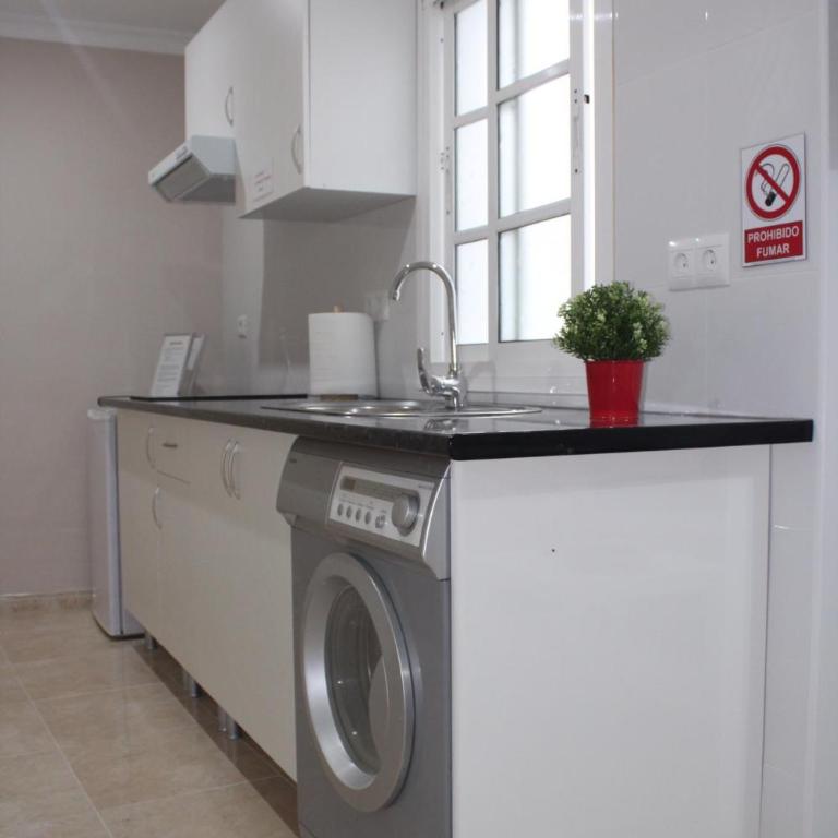 Nice and New Studio very close to the city center 2ºA - One-Bedroom Apartment - 16
