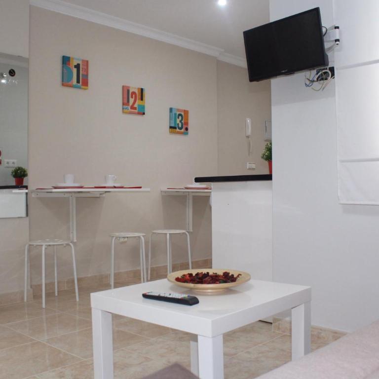 Nice and New Studio very close to the city center 2ºA - One-Bedroom Apartment - 3