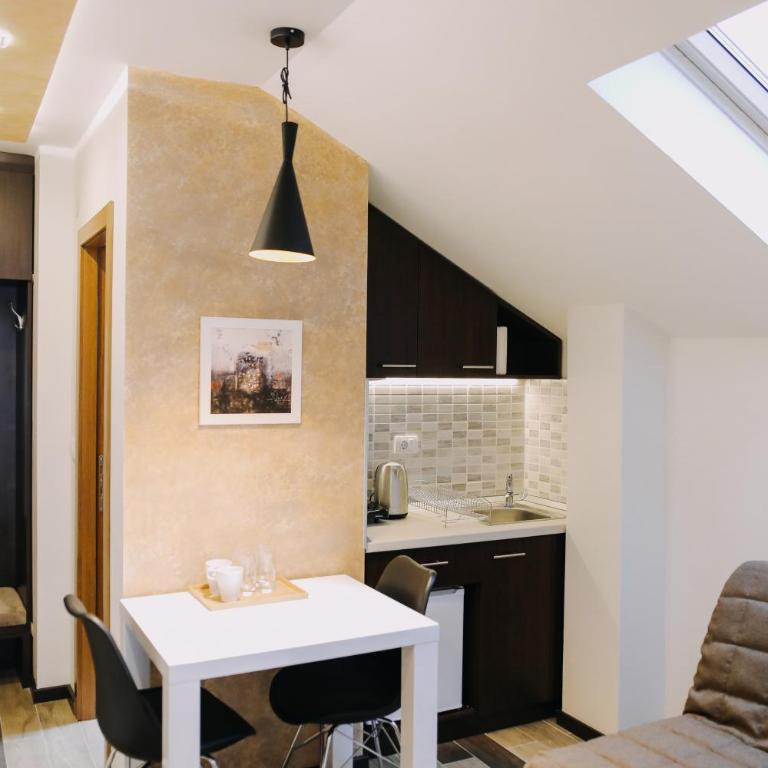 Prima Lux Apartments & Studio - Deluxe Apartment - 12