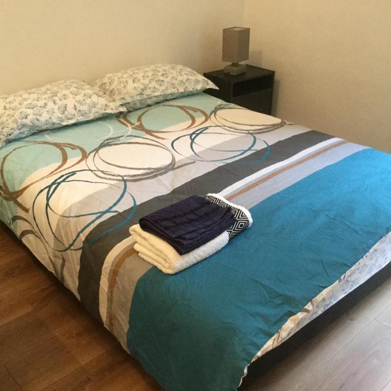 3 chambres en lit double, 6 personnes, dans appartement entièrement rénové, 70 m2 , WIFI,Climatisation, très calme , tout équipé,lit bébé - Appartement 3 Chambres - 14