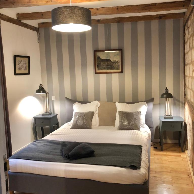 Carpe Diem Home - Two-Bedroom Apartment La Cathédrale - Second Floor - 2