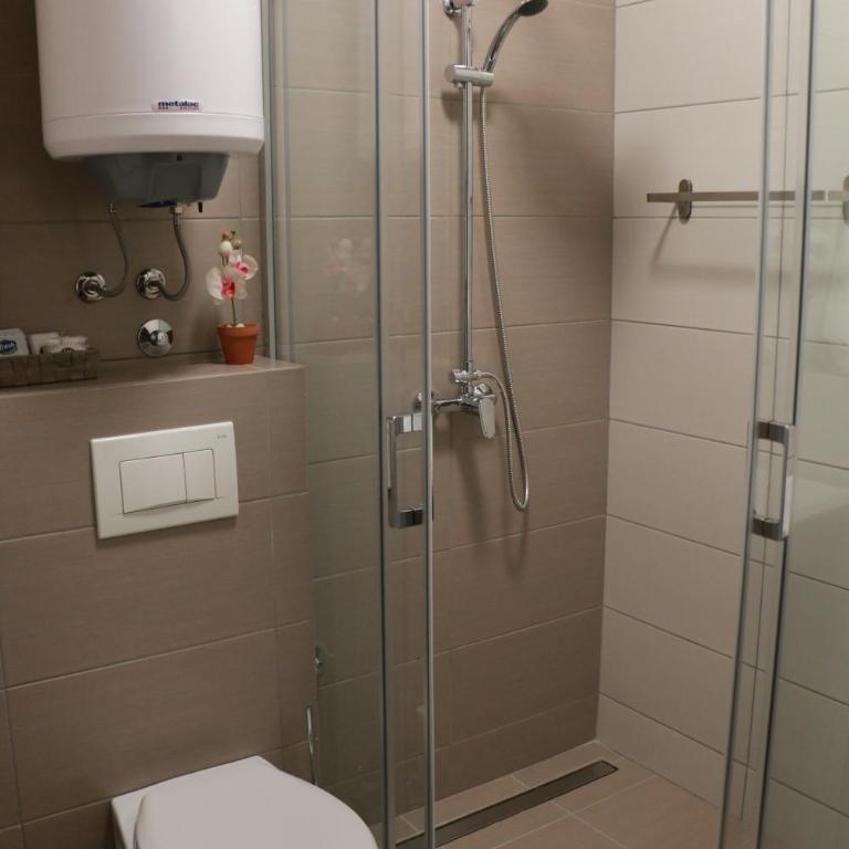 Vila Lucky Kop & Restoran - Studio Apartment - 3