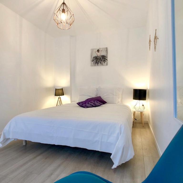 Charming Home - City Center Cosy Apartments - Deluxe Apartment - 2