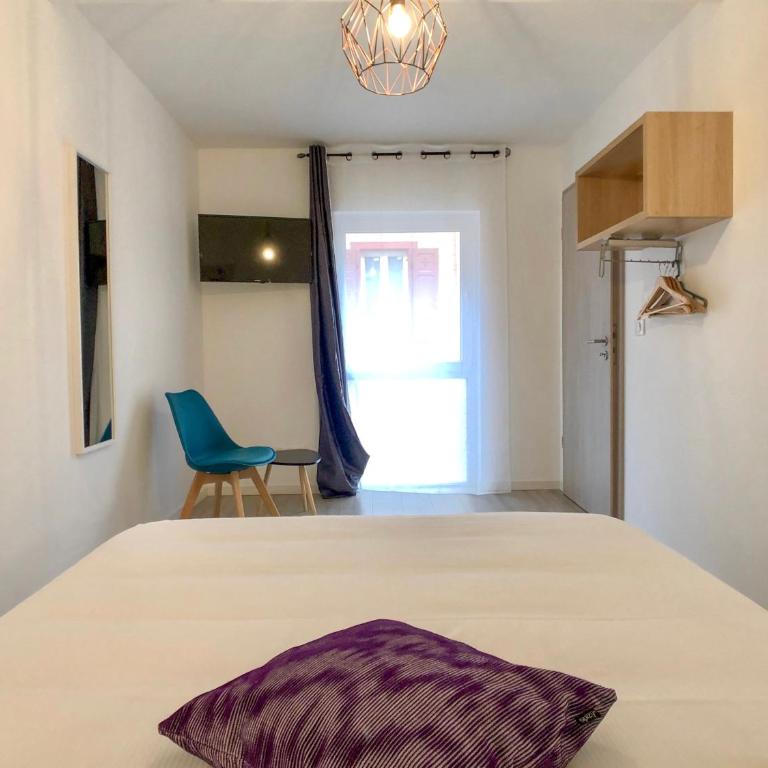 Charming Home - City Center Cosy Apartments - Deluxe Apartment - 3