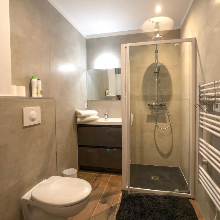Charming Home - City Center Cosy Apartments - Deluxe Apartment - 12
