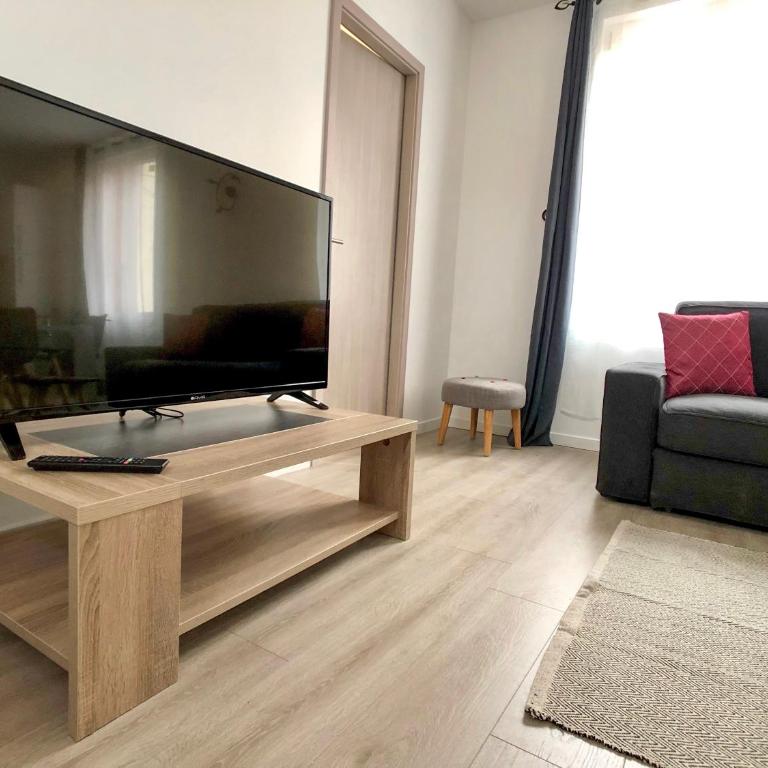 Charming Home - City Center Cosy Apartments - Deluxe Apartment - 2