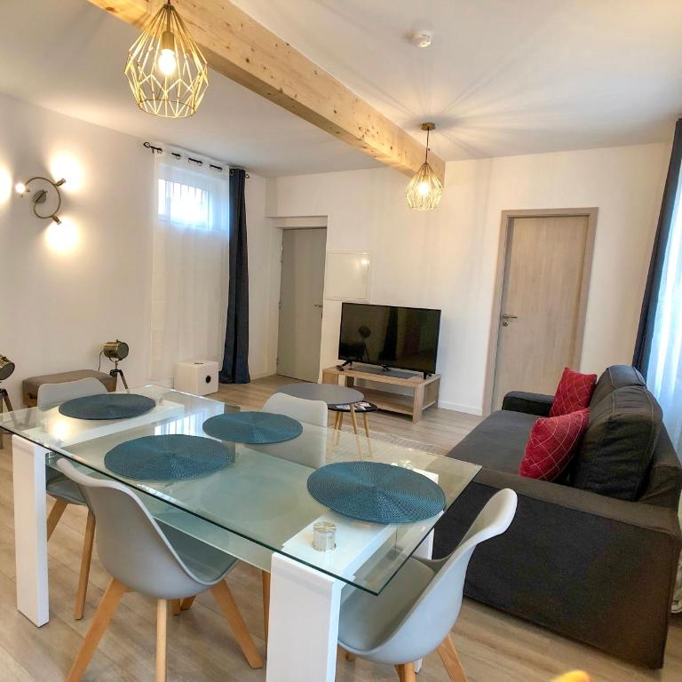 Charming Home - City Center Cosy Apartments - Deluxe Apartment - 5