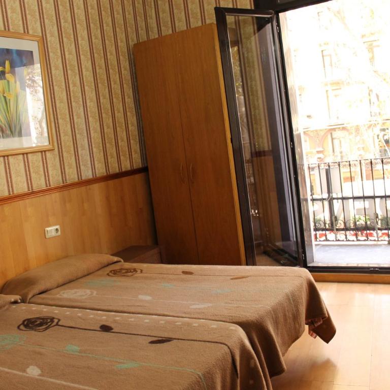 Pensión Villanueva - Double Room with Balcony with Private Bathroom - 15