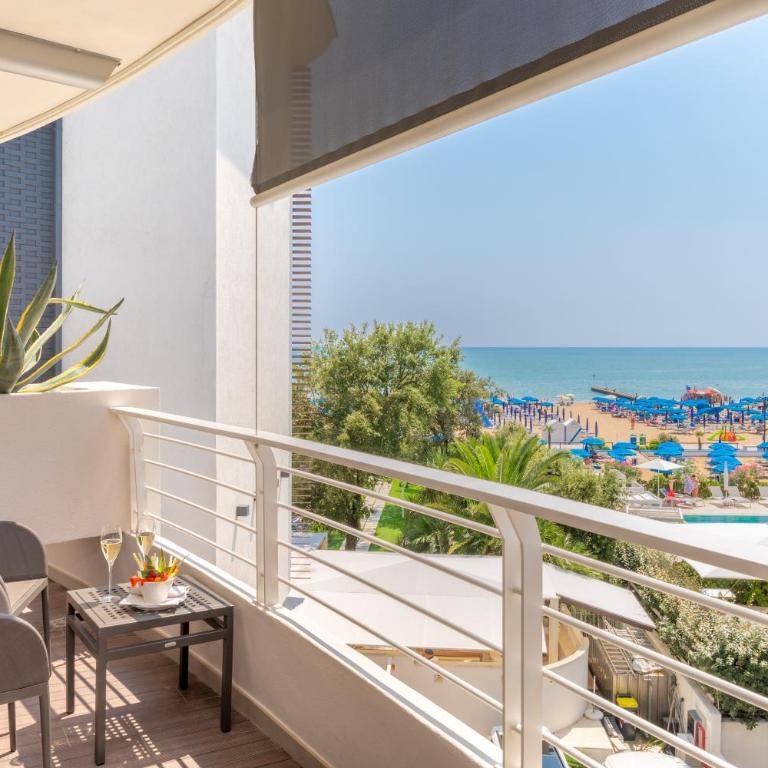 Hotel Mariver - Camera Standard Matrimoniale/Doppia con Letti Singoli con Balcone e Vista Mare Parziale - 2