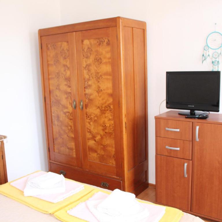 Guest House Tomanovic - Double Room with Shared Bathroom - 19