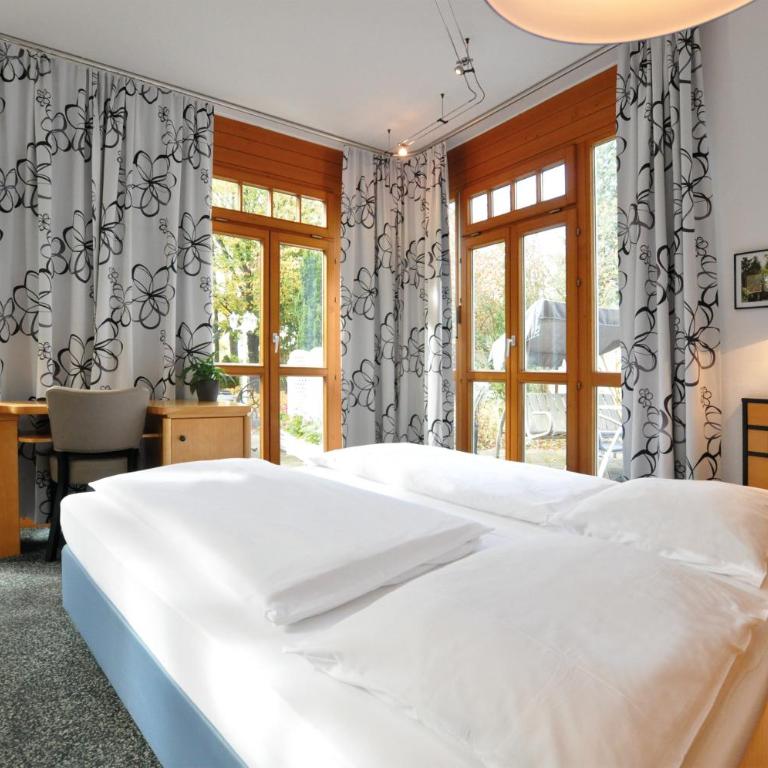 Villa Waldperlach by Blattl - Doppelzimmer mit Gartenblick - 2