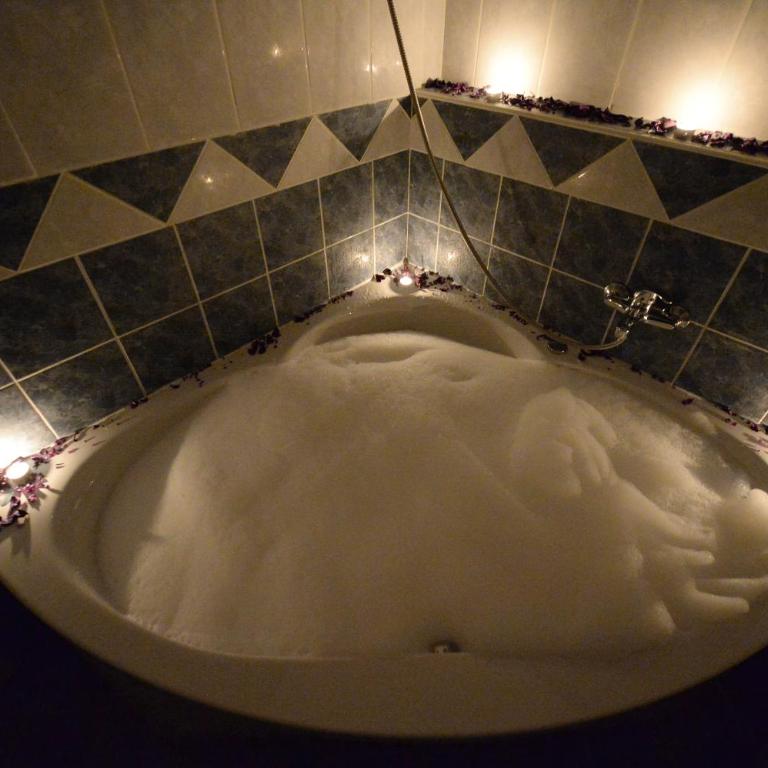Hotel Slodes - Superior Dvokrevetna Soba sa Bračnim Krevetom i Spa Kadom - 6