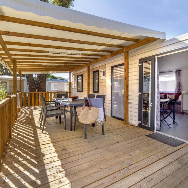 Camping Paradis Le Pearl - Mobile Home 4 Chambres Confort - 2
