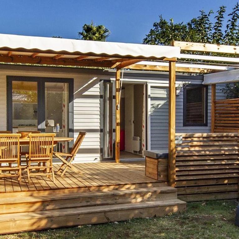 Camping Paradis Le Pearl - Mobile Home Premium avec 3 Chambres - 6