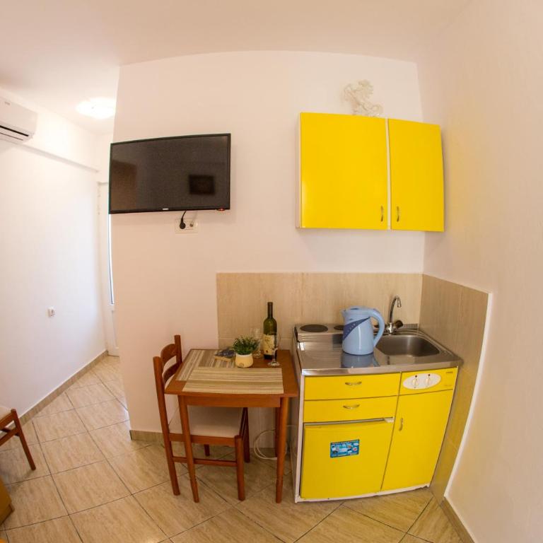 Apartments Angela - Studio sa Terasom - 3