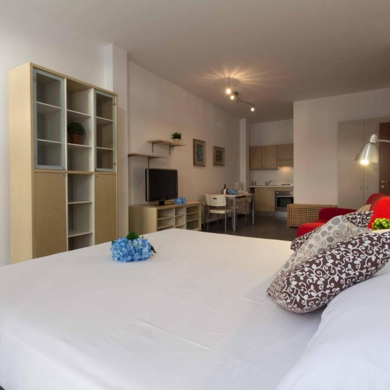 Galleria Roma Apartment - Affitti Brevi Italia - Monolocale - 1