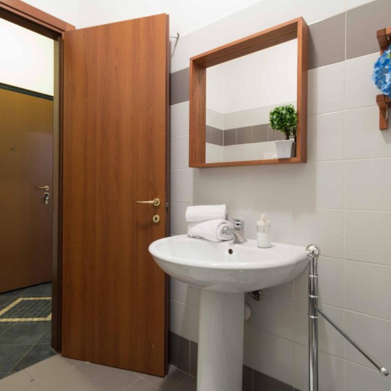 Galleria Roma Apartment - Affitti Brevi Italia - Monolocale - 17