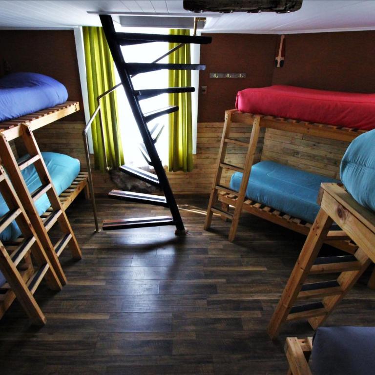 Corner Hostel Puerto Natales - Cama individual en habitación compartida - 2