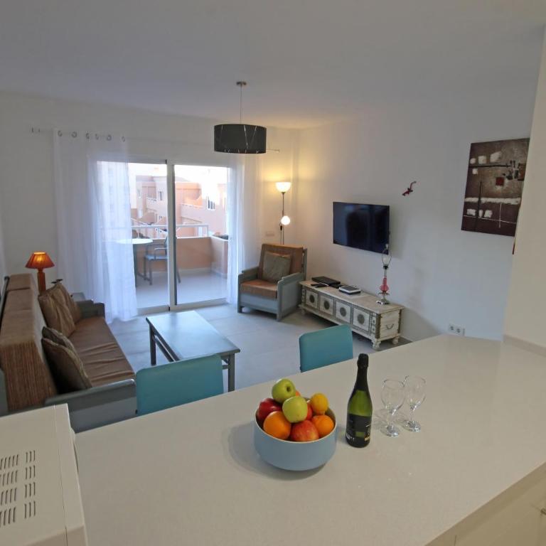 MARINEDA by RENTMEDANO newly renovated, ocean view, wifi, parking, pool - Apartamento - 6
