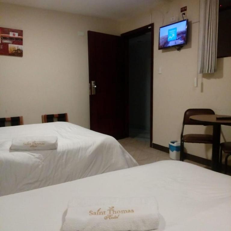 Hotel Saint Thomas - Quadruple Room with Bathroom - 3