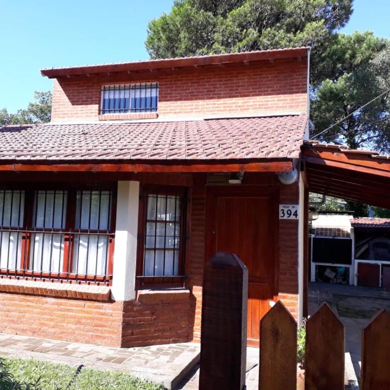 Chalet en Villa Gesell - Two-Bedroom House - 1