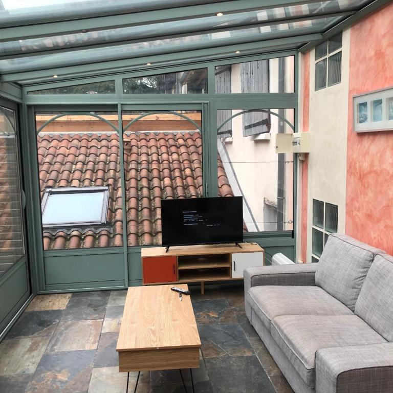 Immeuble de charme La Tronche - Appartement - 1er Étage - 12